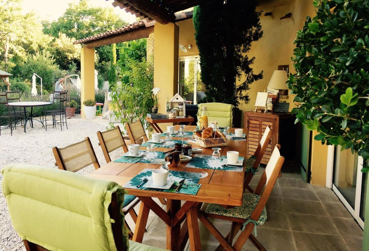 Le Mas Des Pierres Blanches Bed & Breakfast Venasque Luaran gambar