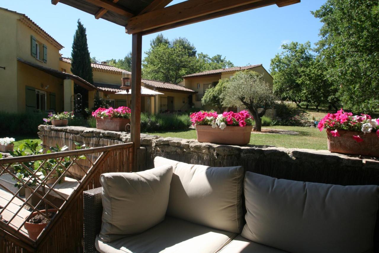 Le Mas Des Pierres Blanches Bed & Breakfast Venasque Luaran gambar